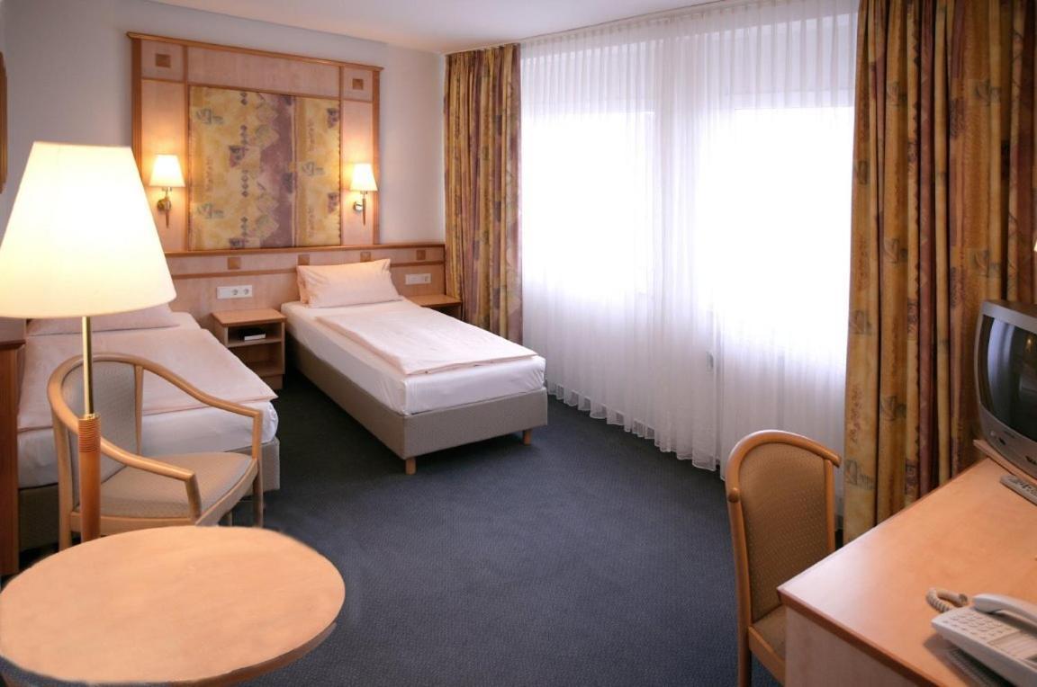 Hotel Wetterau - Self-Check-In Wölfersheim Екстериор снимка