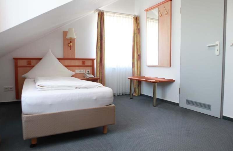 Hotel Wetterau - Self-Check-In Wölfersheim Екстериор снимка