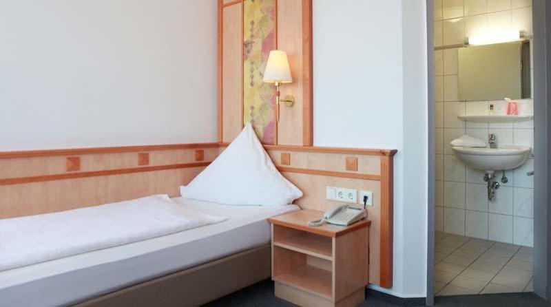 Hotel Wetterau - Self-Check-In Wölfersheim Екстериор снимка